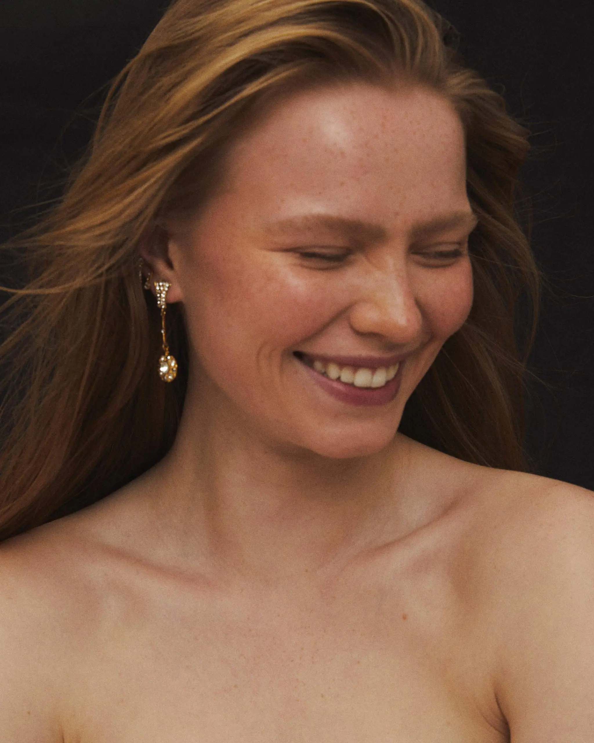 Icónicos pendientes Vivien de Bouclé Weddings, hechos de plata bañada en oro de 23 quilates con cristales, pendientes de novia, pendientes de boda