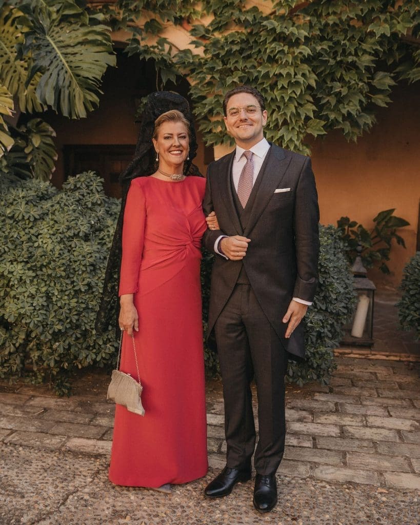 Vestido de madrina  de boda moderno con un toque vintage de Cherubina.
